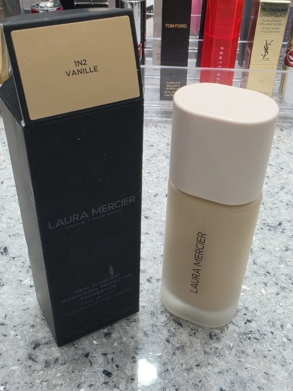 laura mercier Flawless Foundation - 1N2 Vanille (Cream/Beige)